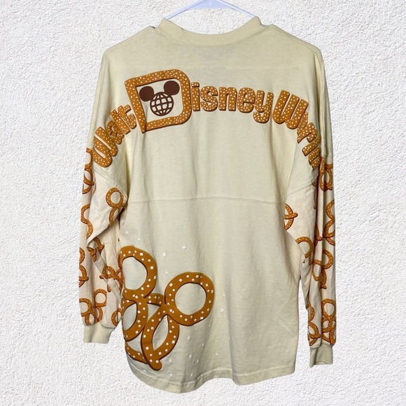 2022 Spirit Jersey Walt Disney World Pretzel Cream Unisex XS‎ Resort Vacation - Picture 1 of 8